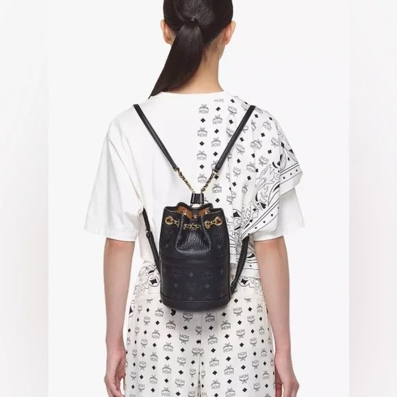 🔥NEW MCM Mini Visetos backpack with chain shoulder straps - Picture 2 of 8